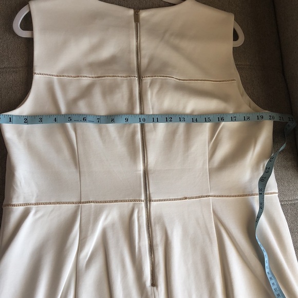The Limited sleeveless fitted dress ivory color with gold chain detailing, sz 14 - Picture 5 of 9